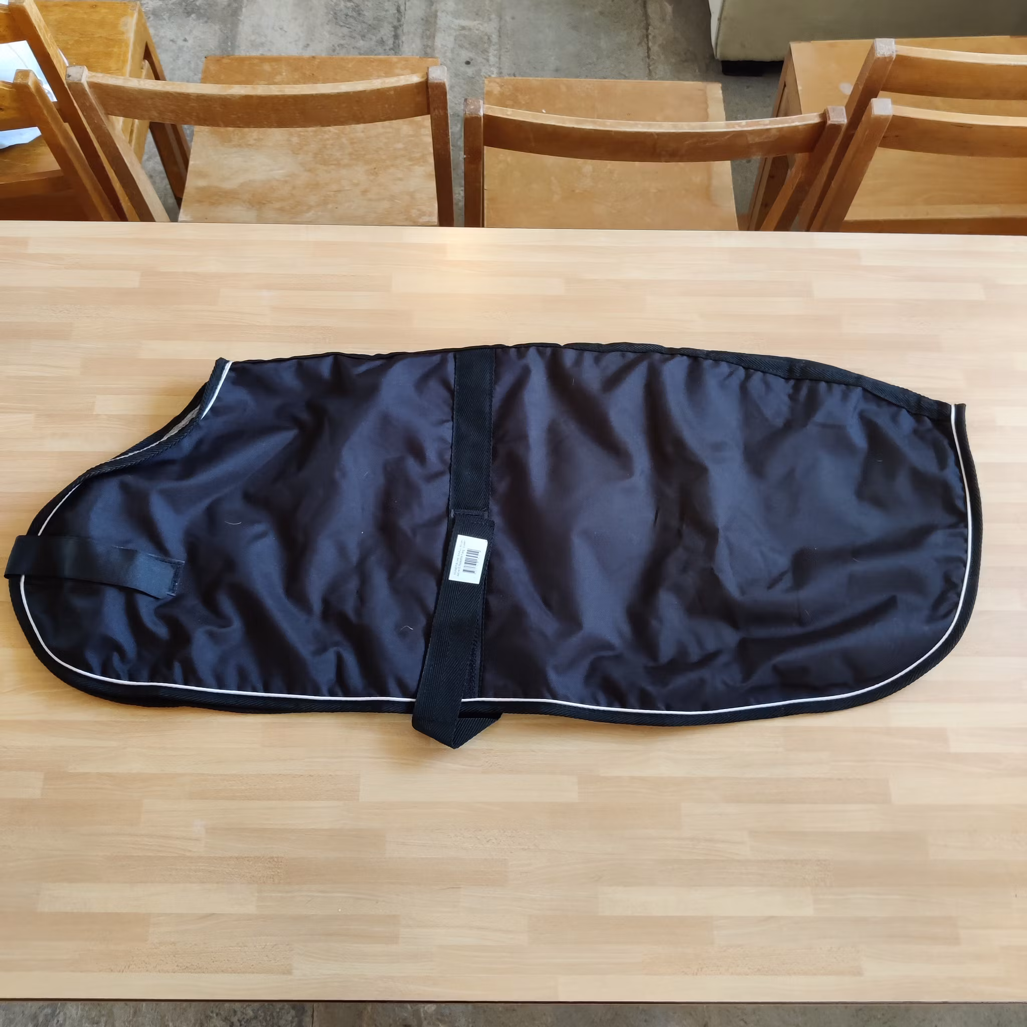 Svart hundtäcke 80 cm