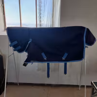 Blått vintertäcke med fast hals 95 cm ca 250 g Shires Tempest