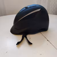 Svart ridhjälm strl 54 CRW