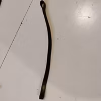 Svart pannband 42 cm