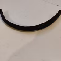 Svart pannband 41 cm