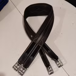 Svart sadelgjord 135 cm