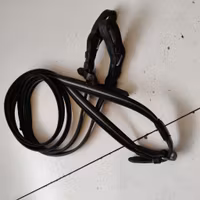 Svarta tyglar med grip PONNY