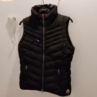 Svart väst 146/152 CRW