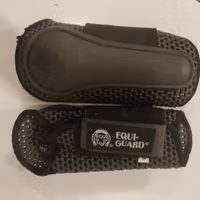 Svarta strykkappor Equi Guard MEDIUM