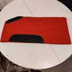 Röd sadelpad