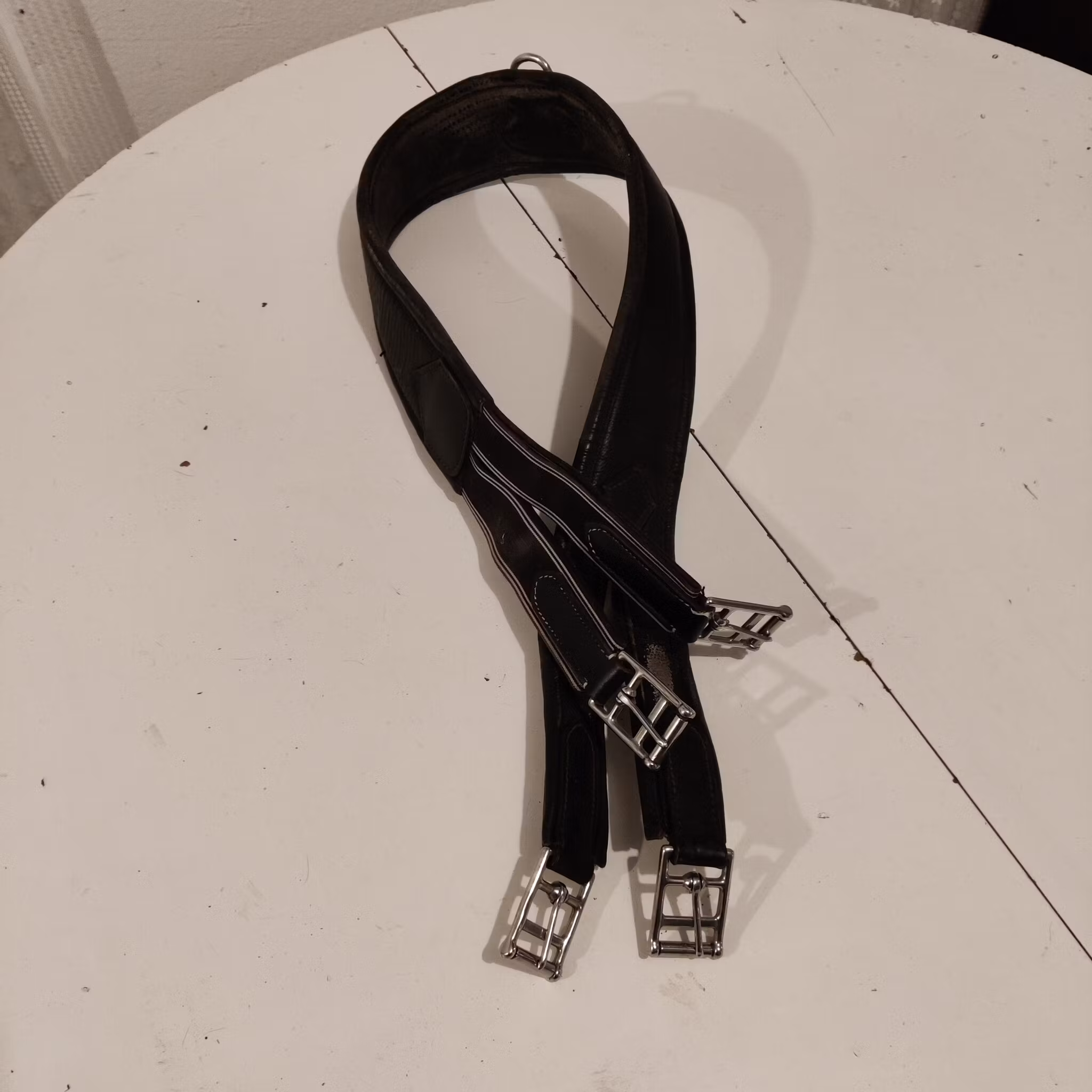 Svart lädergjord 125 cm