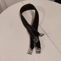 Svart lädergjord 125 cm