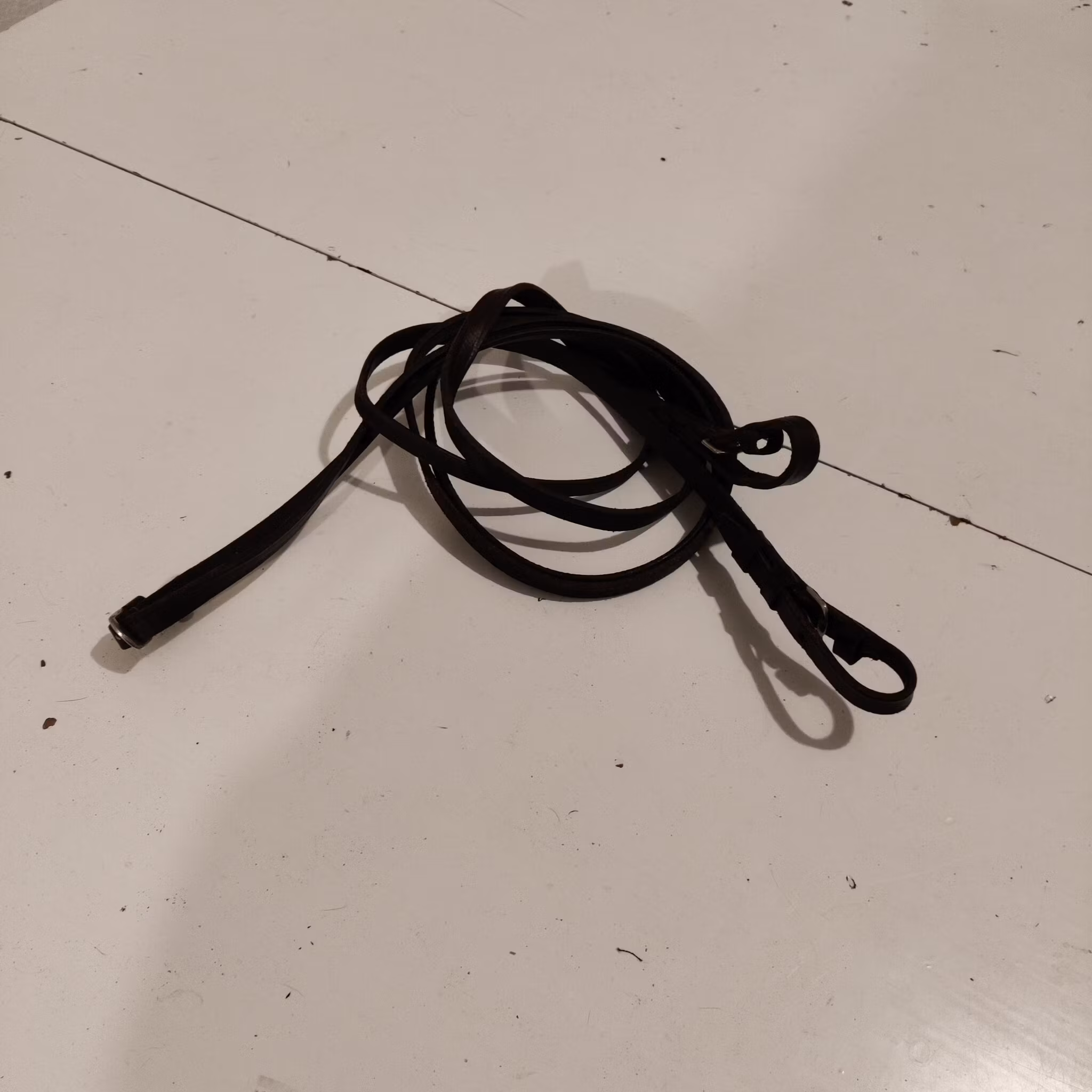 Bruna smala lädertyglar FULL