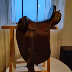 Brun stocksadel 17,5 tum