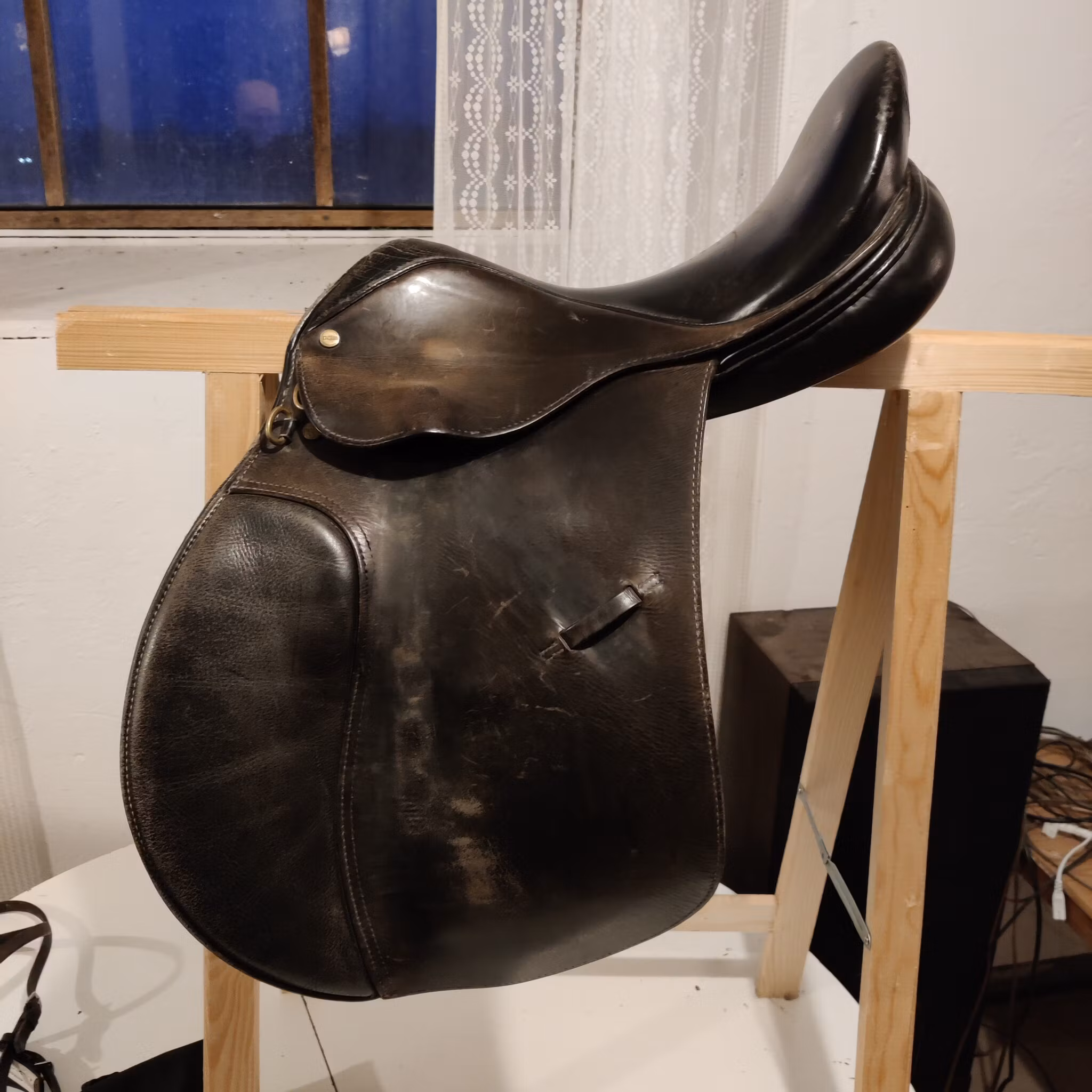 Brun hoppsadel 17 tum 31 bom Hercross