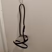 Svart nosgrimma PONNY