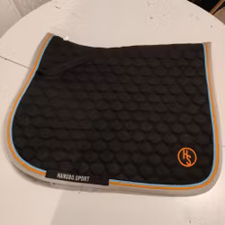 Svart schabrak Hansbo FULL