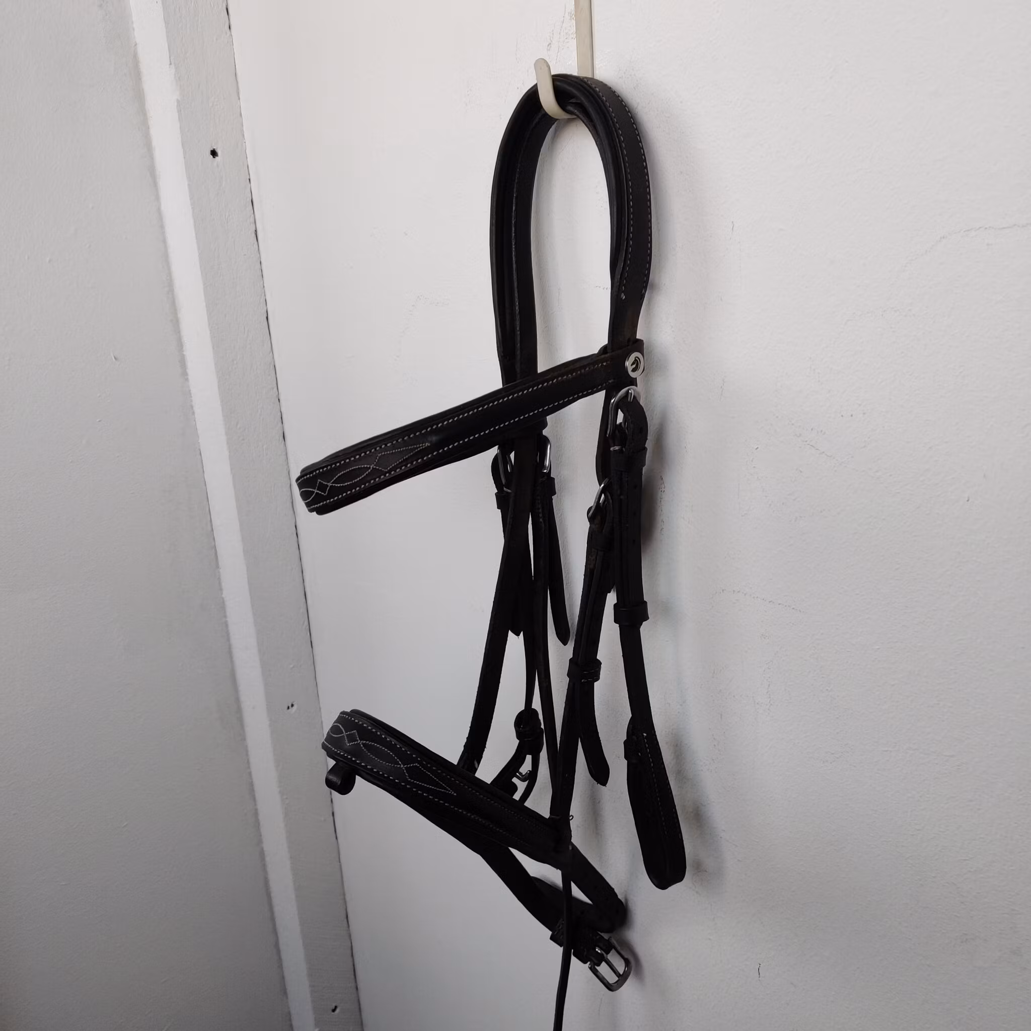 Svart träns Fairfield COB