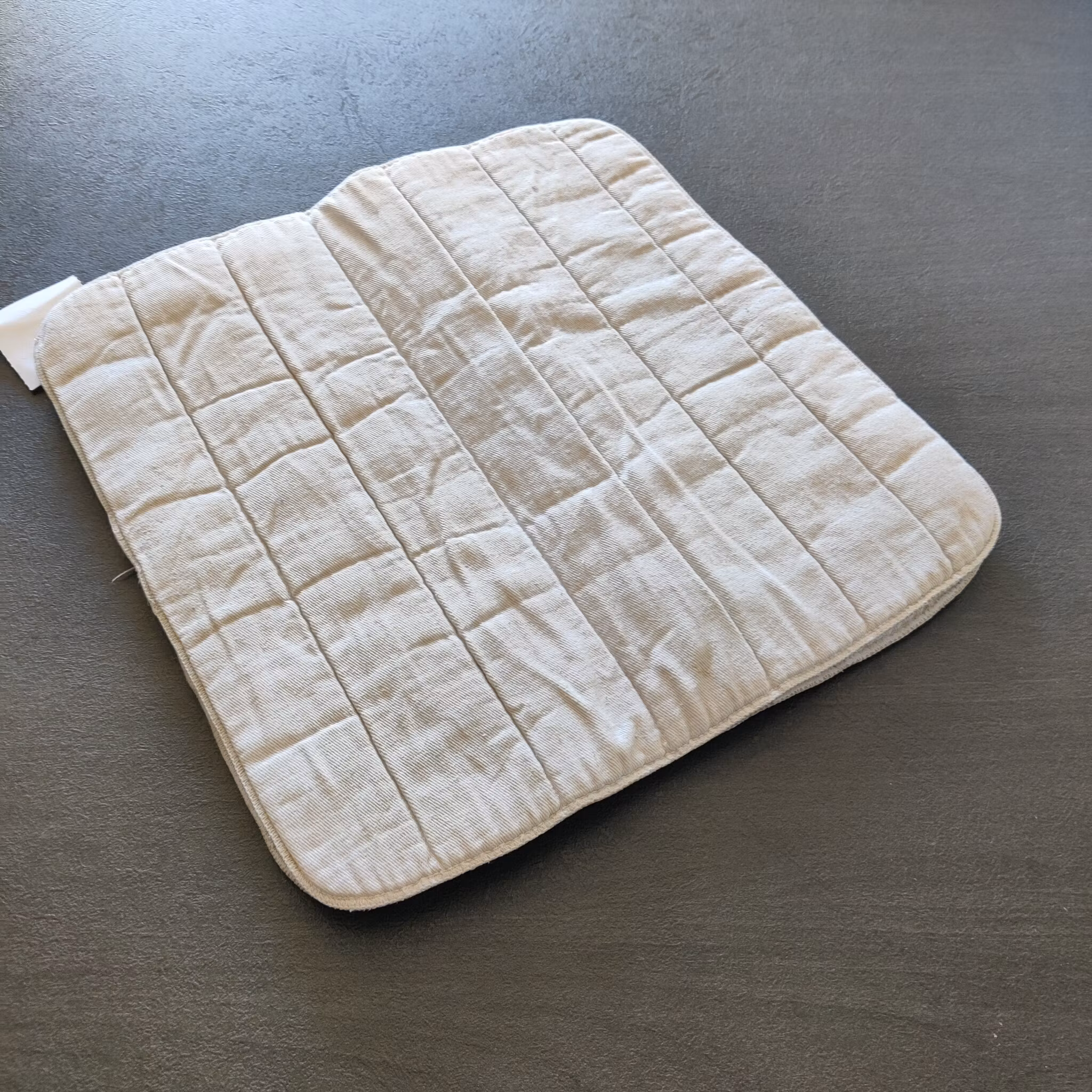 2 vita paddar 30 x30 cm