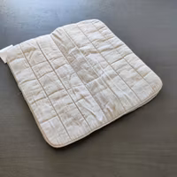 2 vita paddar 30 x30 cm