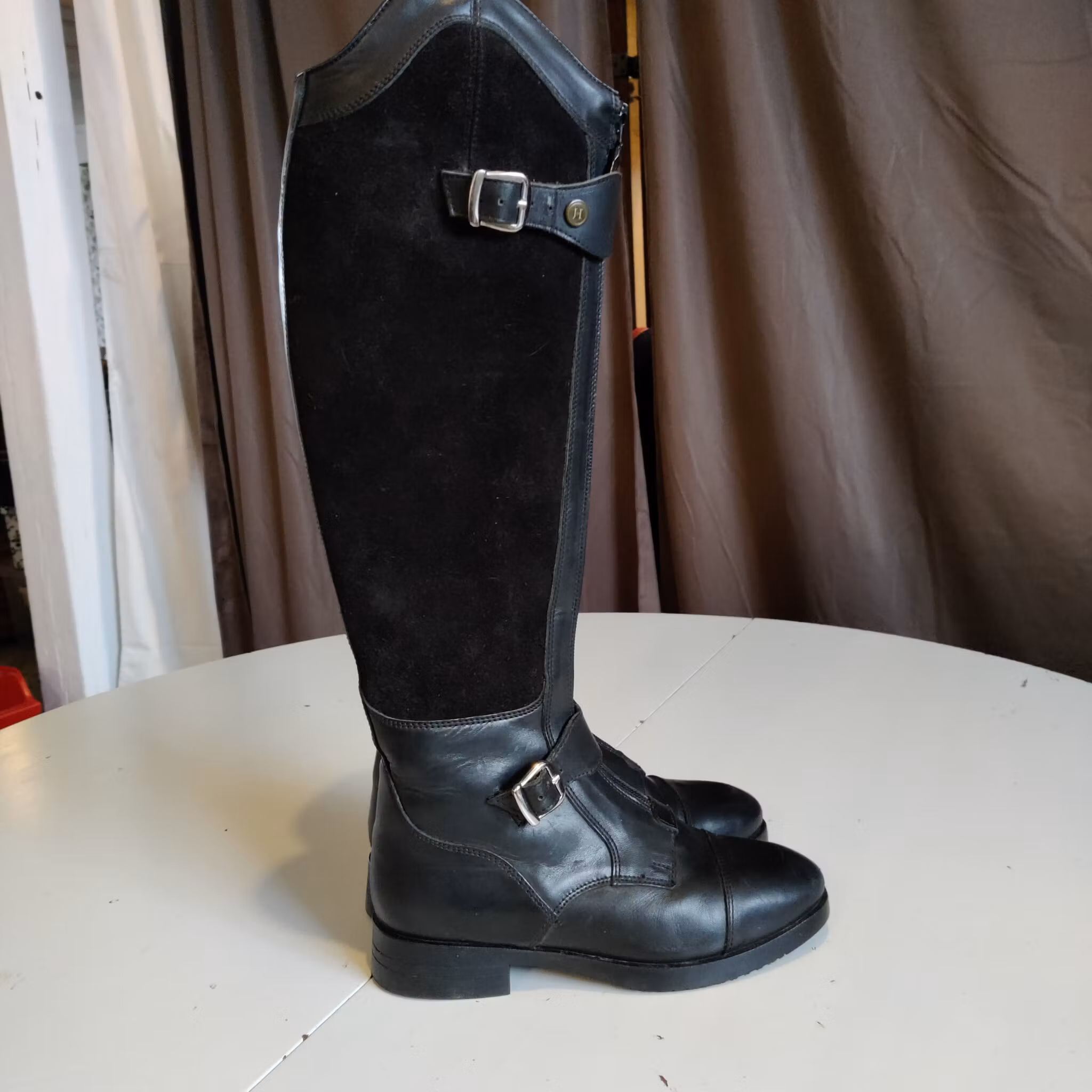 Svarta läderridstövlar strl 37 JH Collection