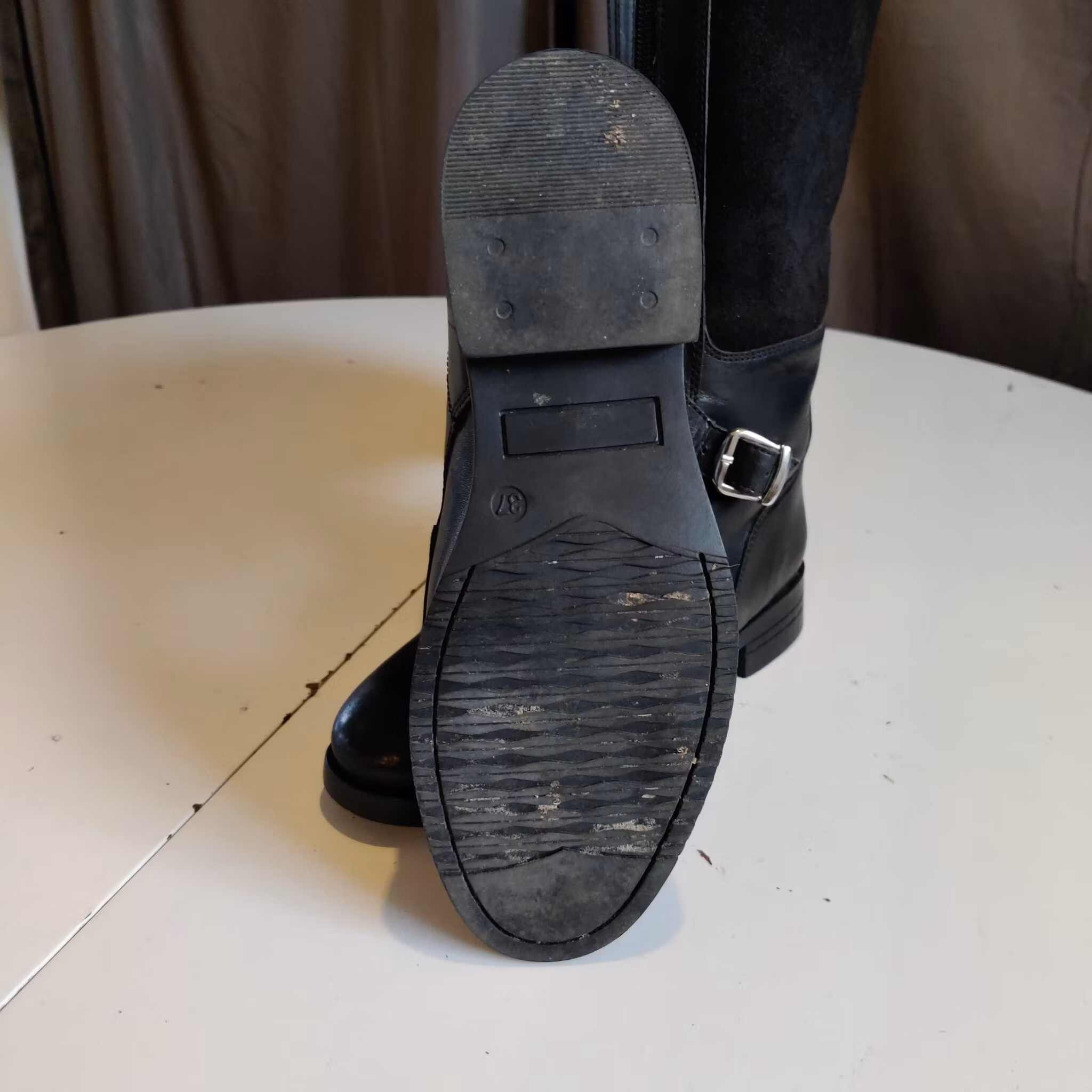 Svarta läderridstövlar strl 37 JH Collection