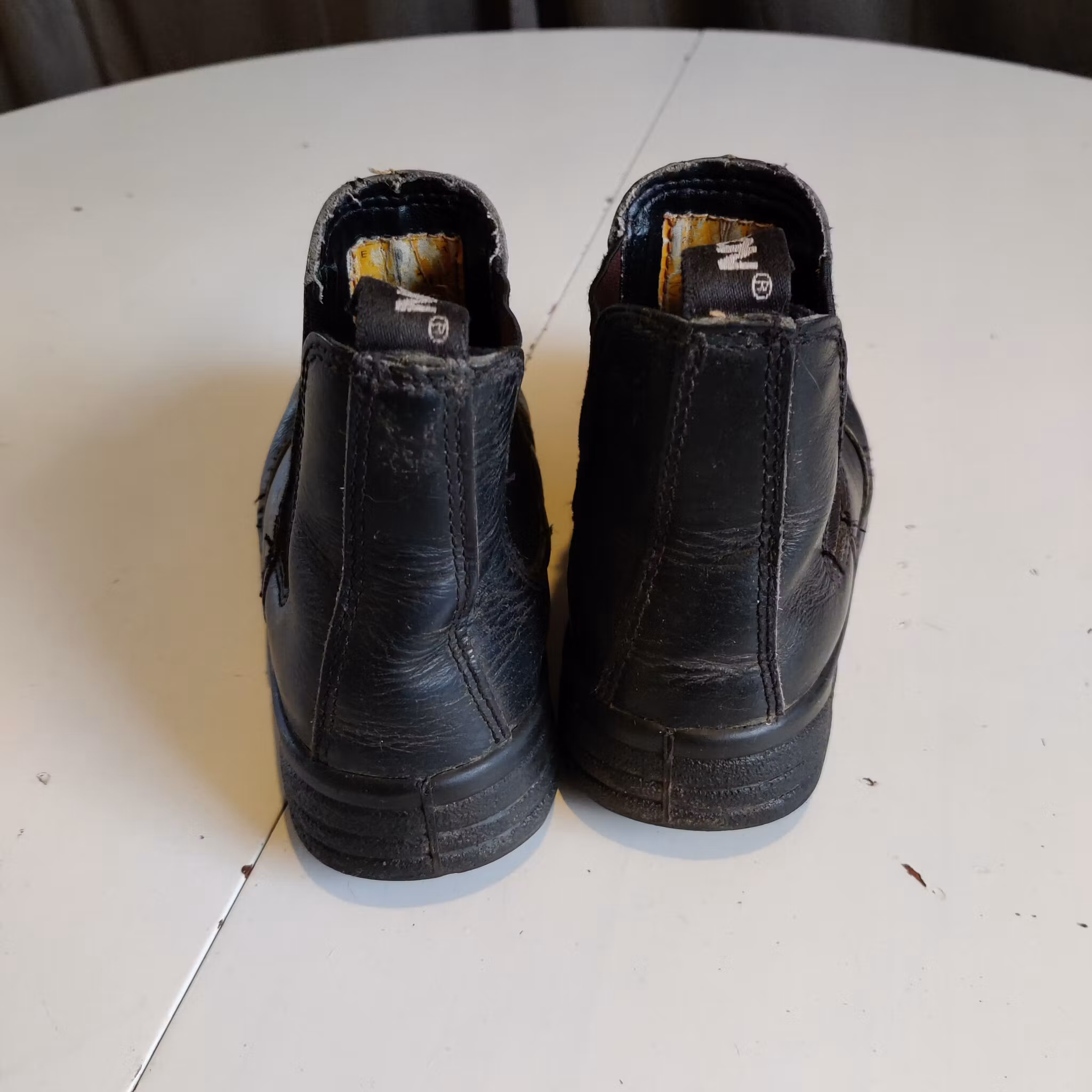 Svarta jodphurs med stålhätta strl 35 Jacson