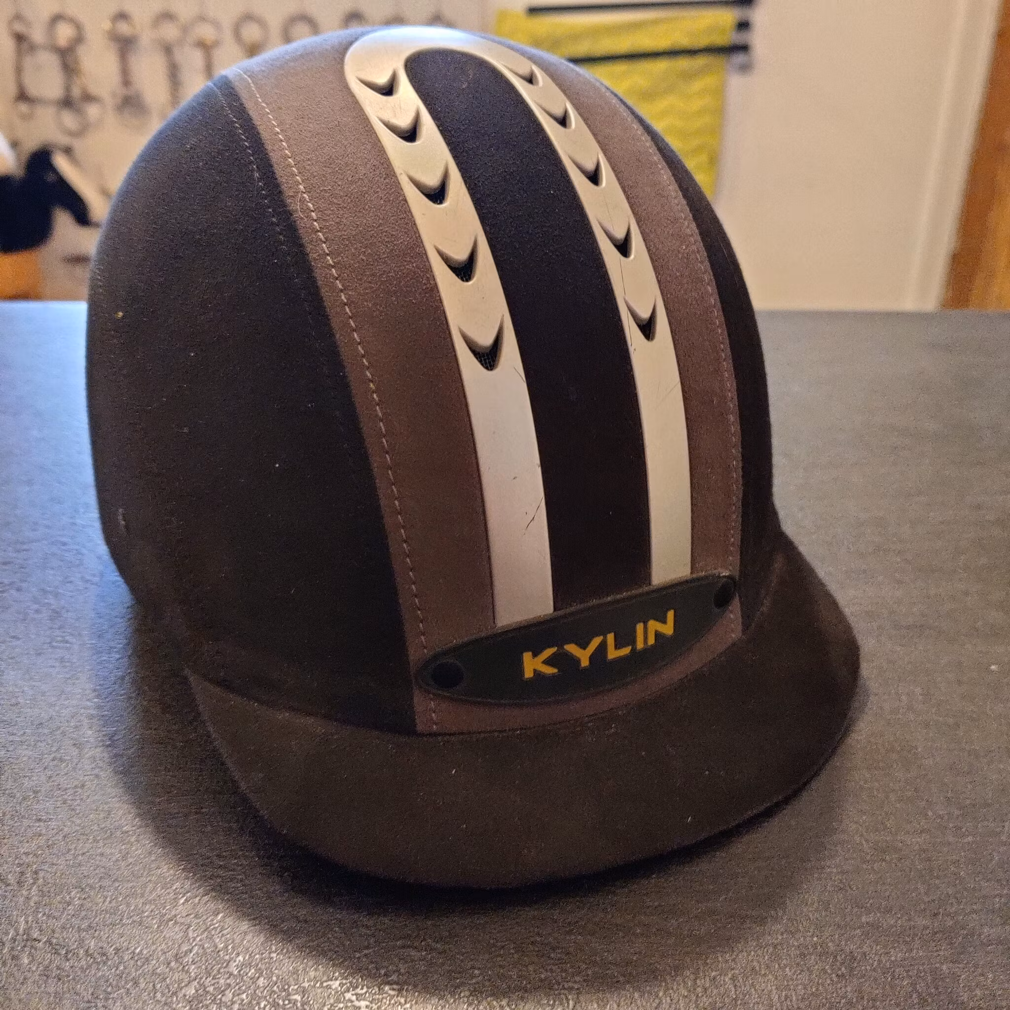 Ridhjälm storlek 54 Kylin