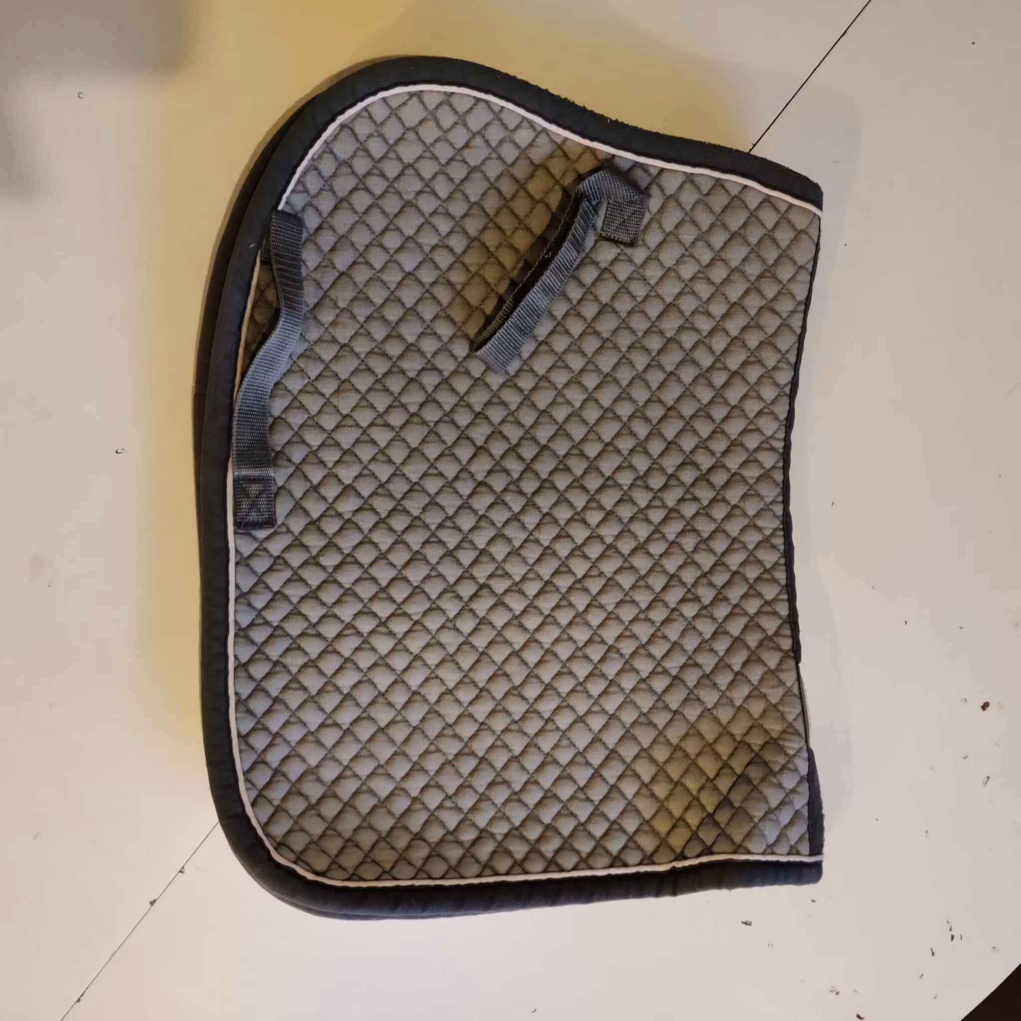 Grått schabrak Eskadron PONNY