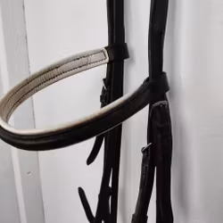 Svart träns med vit fodring FULL