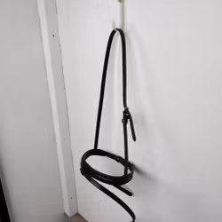 Svart nosgrimma PONNY