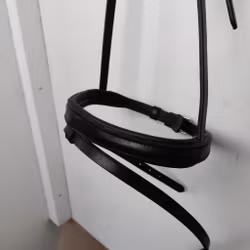 Svart nosgrimma PONNY