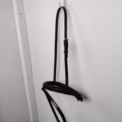 Svart nosgrimma PONNY