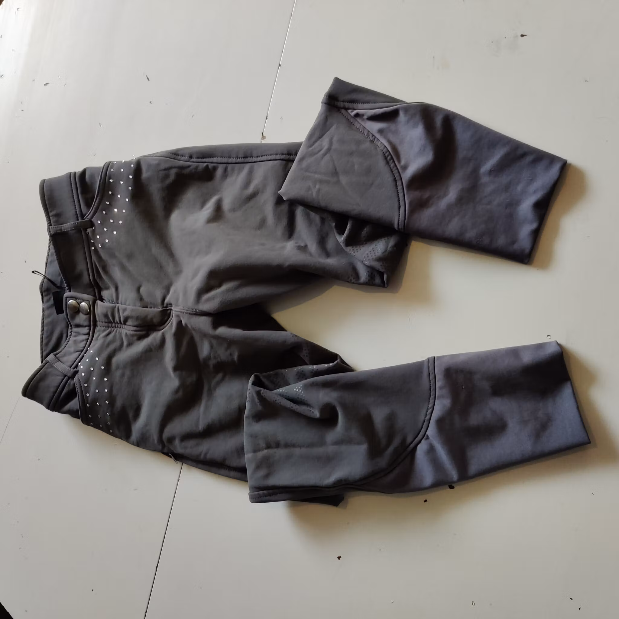 Grå ridbyxor med helgrip strl 34 CRW