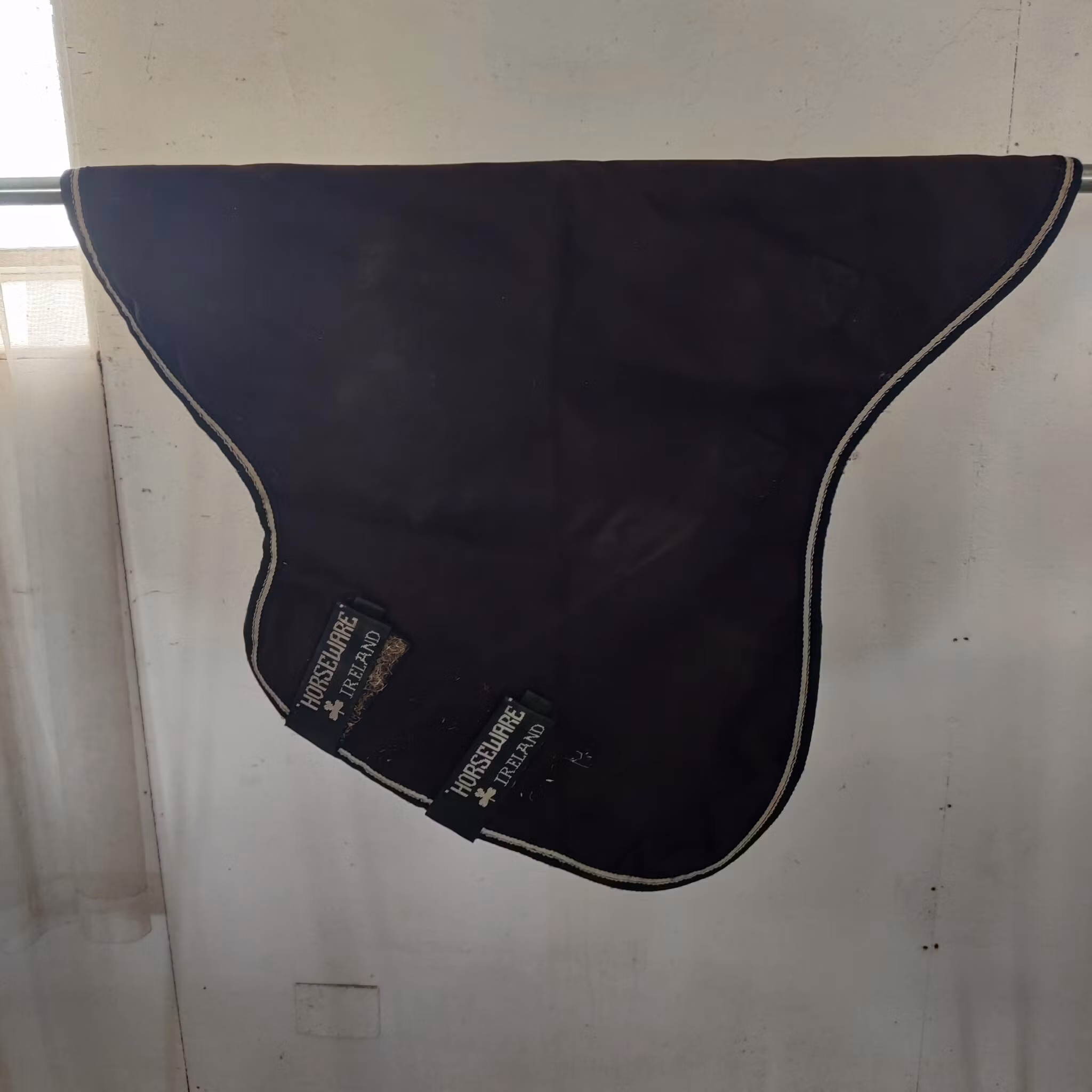 Brunt halstäcke 150 g Horseware Amigo SMALL