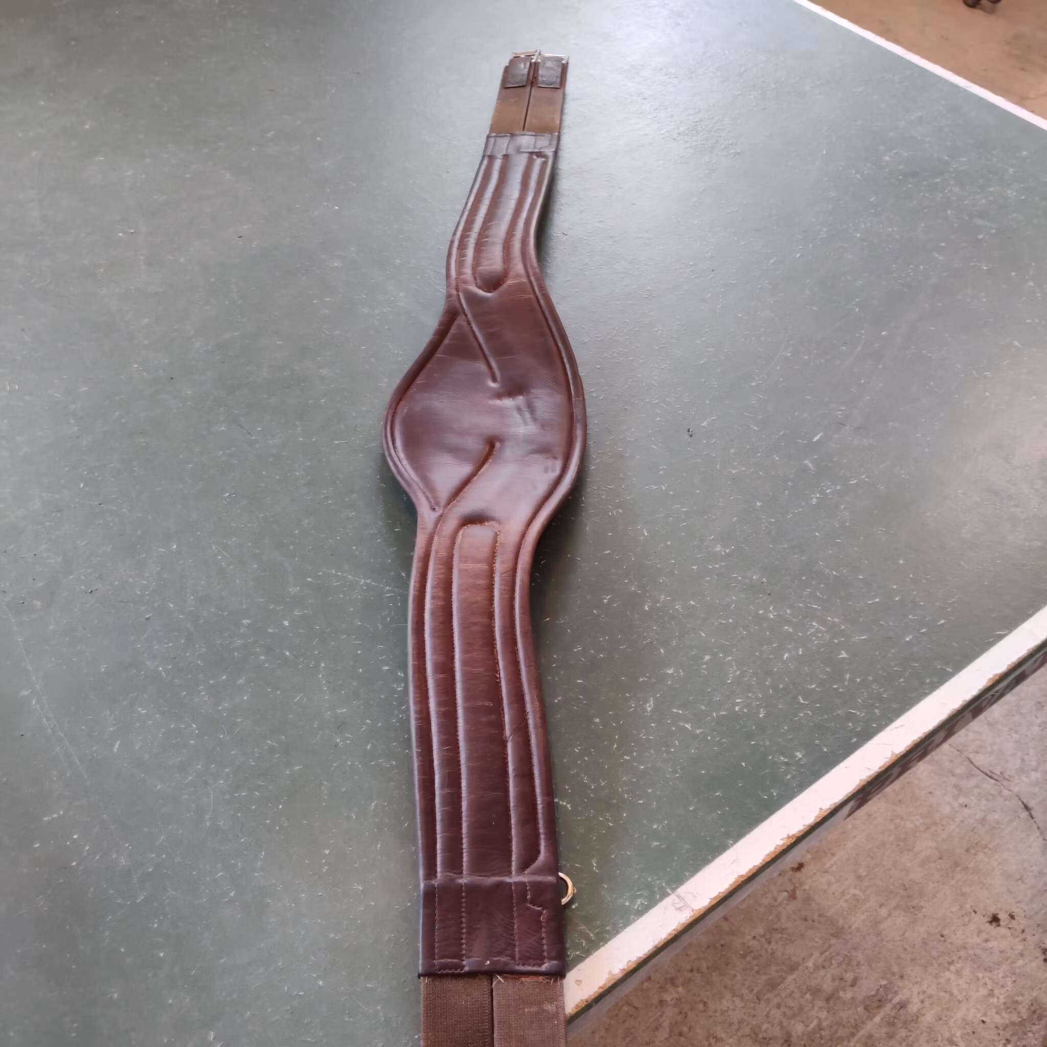 Brun anatomisk lädergjord 132 cm
