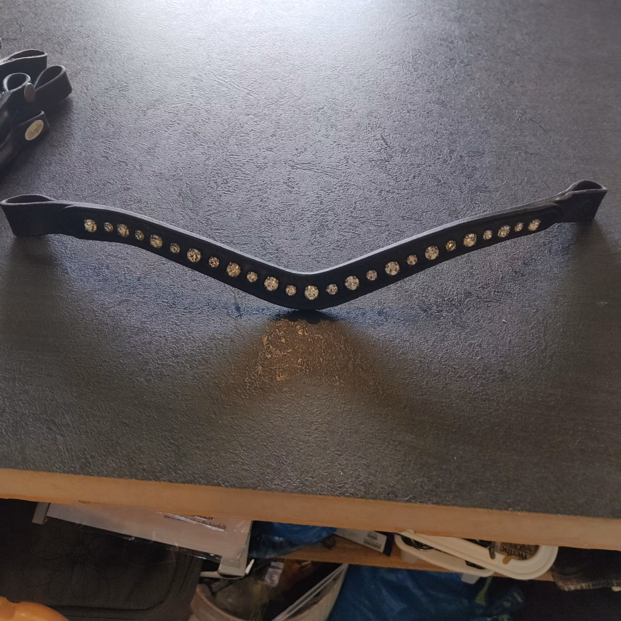 Svart pannband med bling FULL