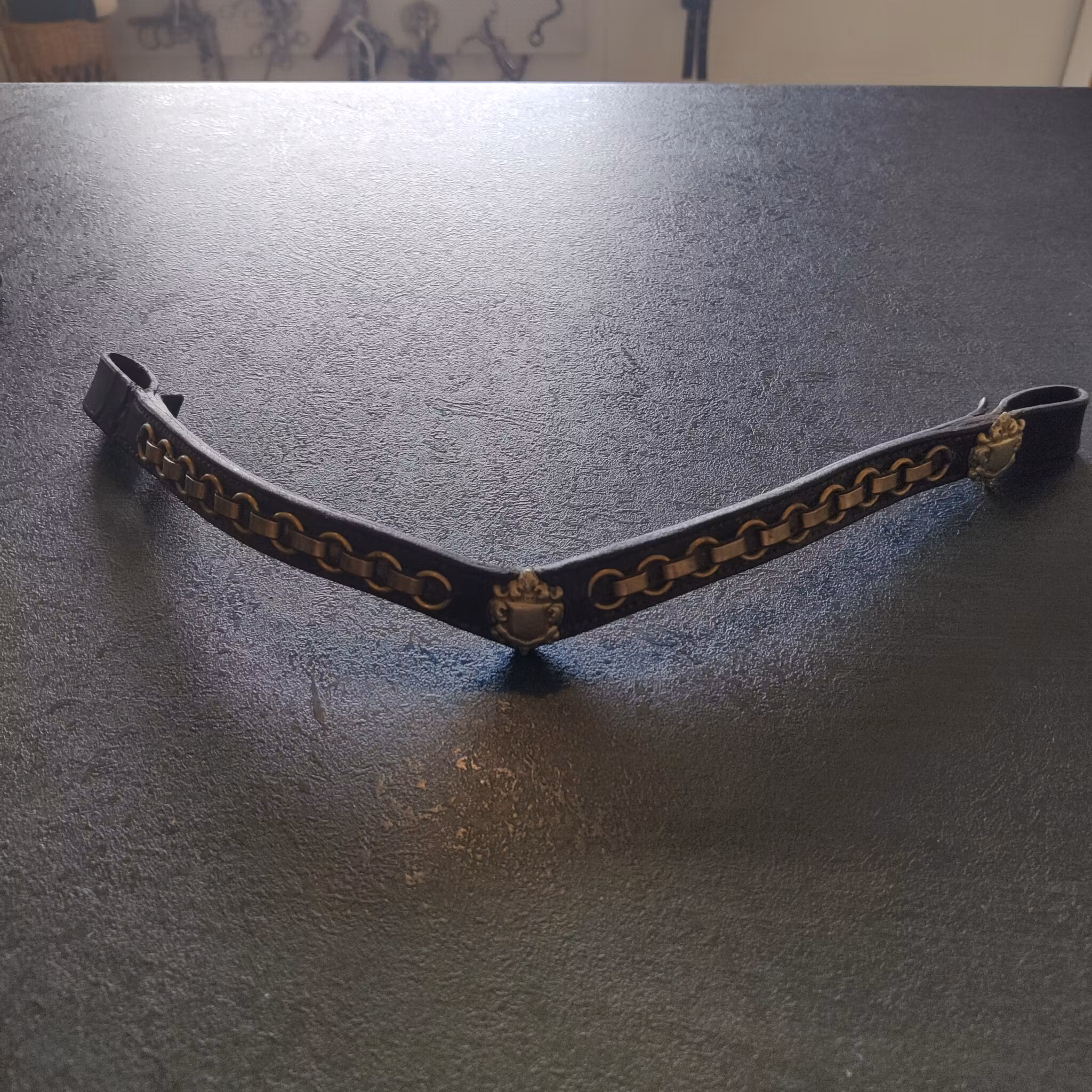Brunt pannband 40 cm
