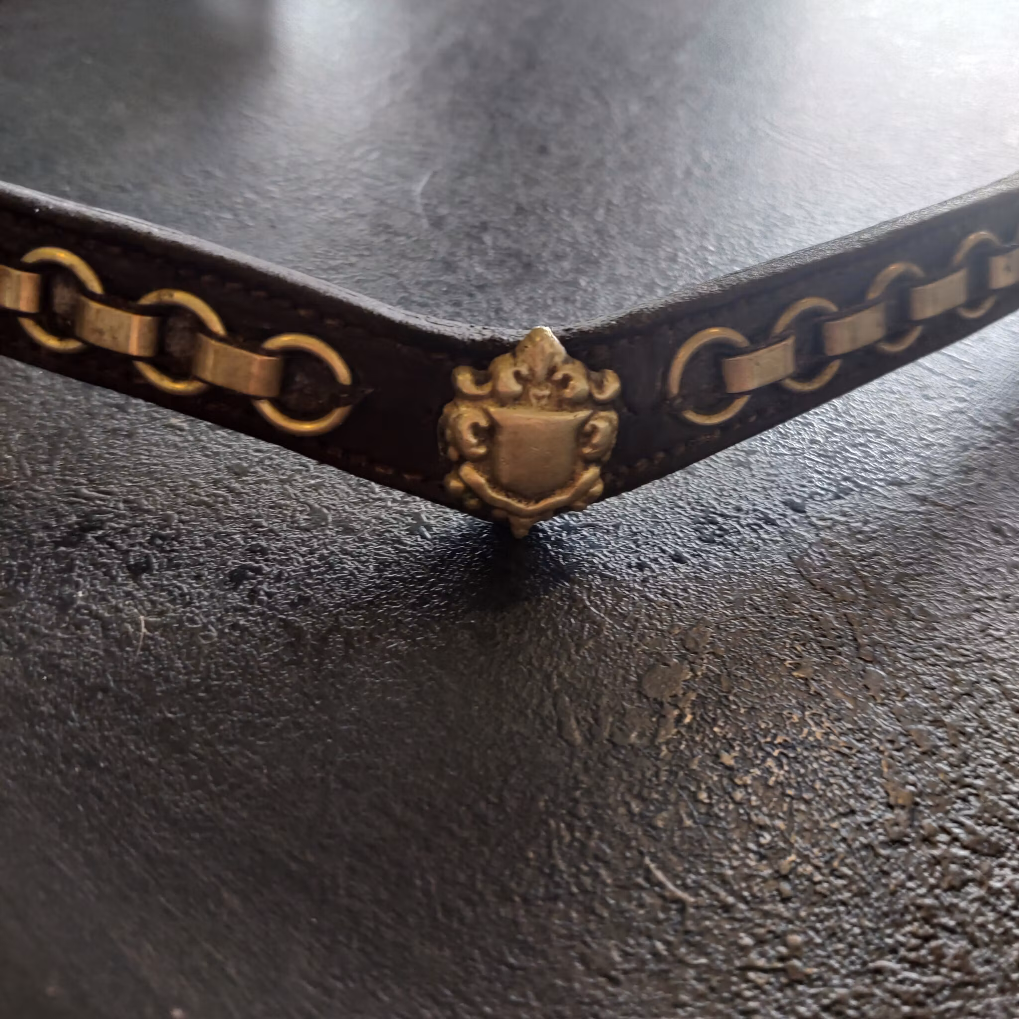 Brunt pannband 40 cm