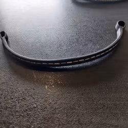 Svart smalt pannband 38 cm
