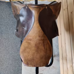 Brun hoppsadel 17.5 tum 30 bom Lemetex Pandur FS Spezial