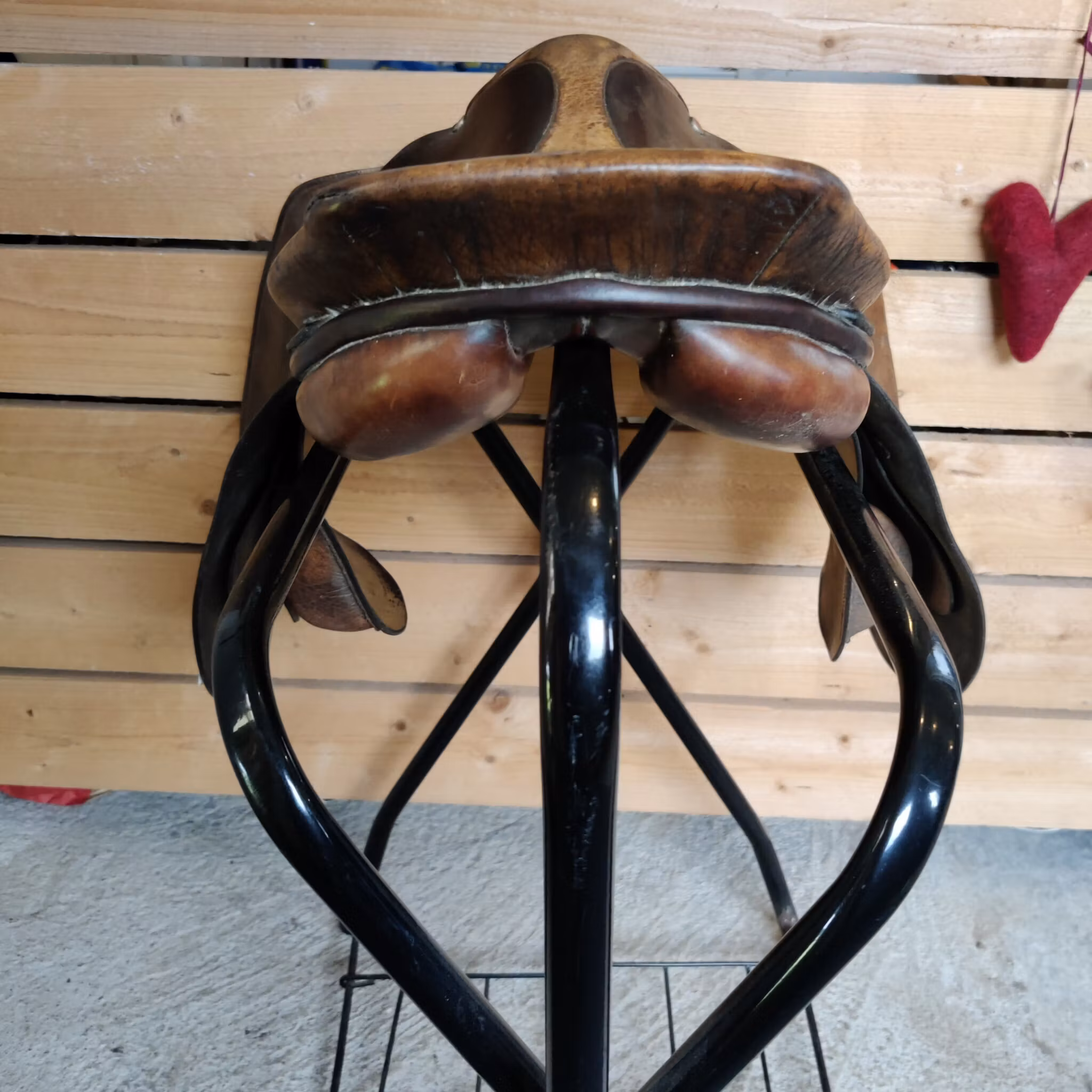Brun hoppsadel 17.5 tum 30 bom Lemetex Pandur FS Spezial