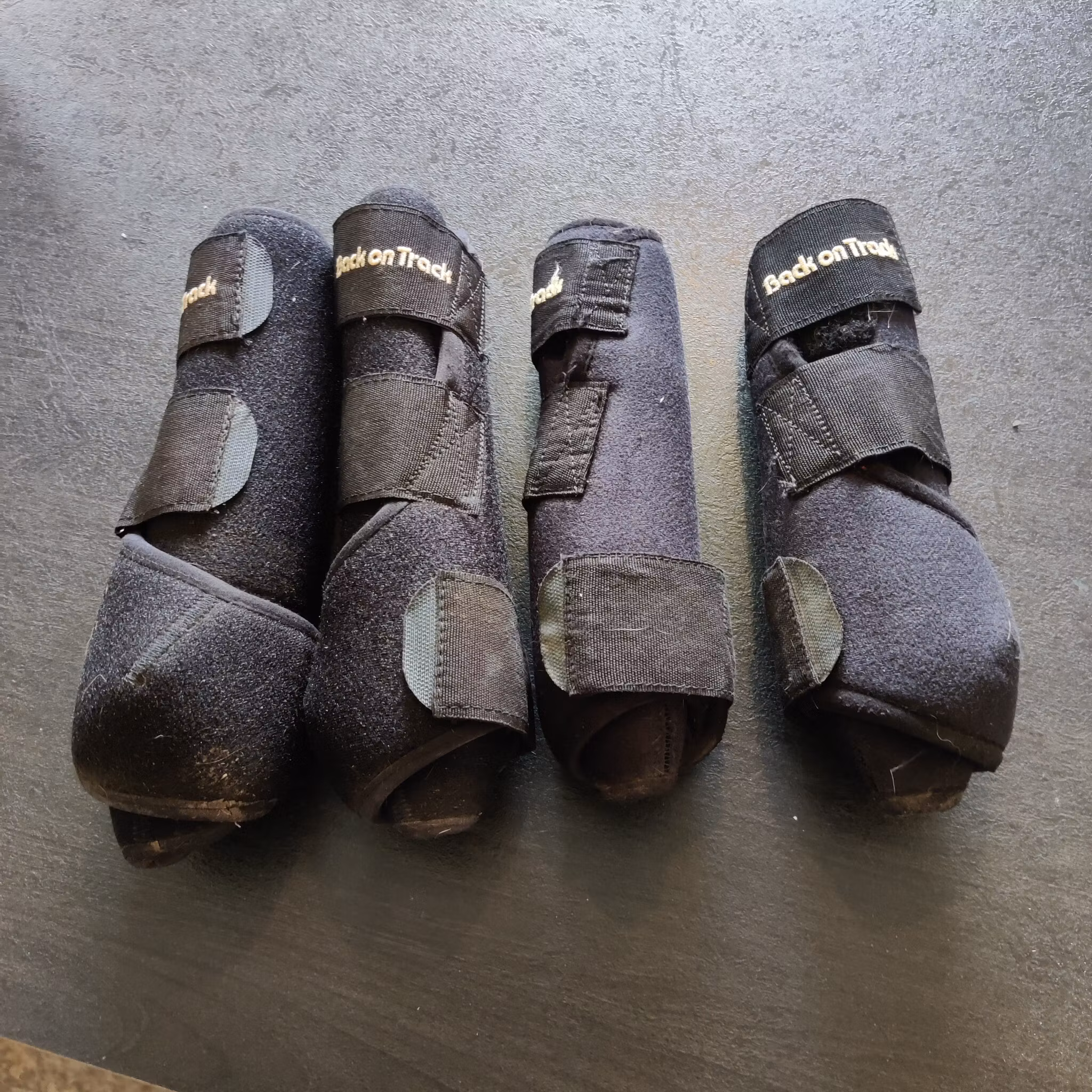 4 arbetsdamasker Back on Track SMALL