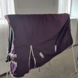 Vinrött vintertäcke med halvhals 135 cm 300 g HKM