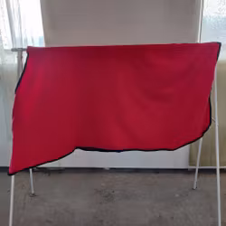 Rött fleecetäcke 140 cm