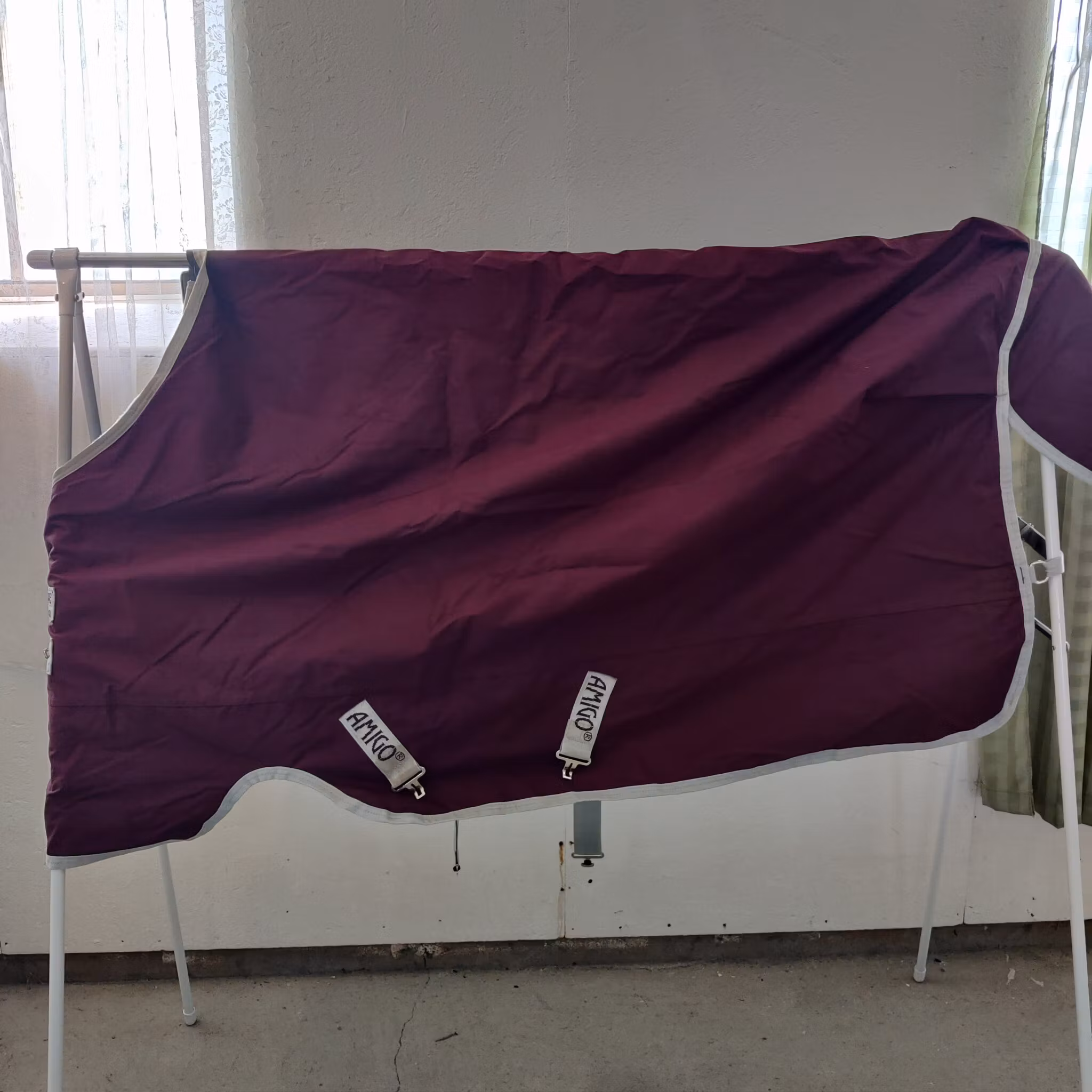 Vinrött vintertäcke med löstagbar hals 115 cm 200 g Amigo Hero Ripstop