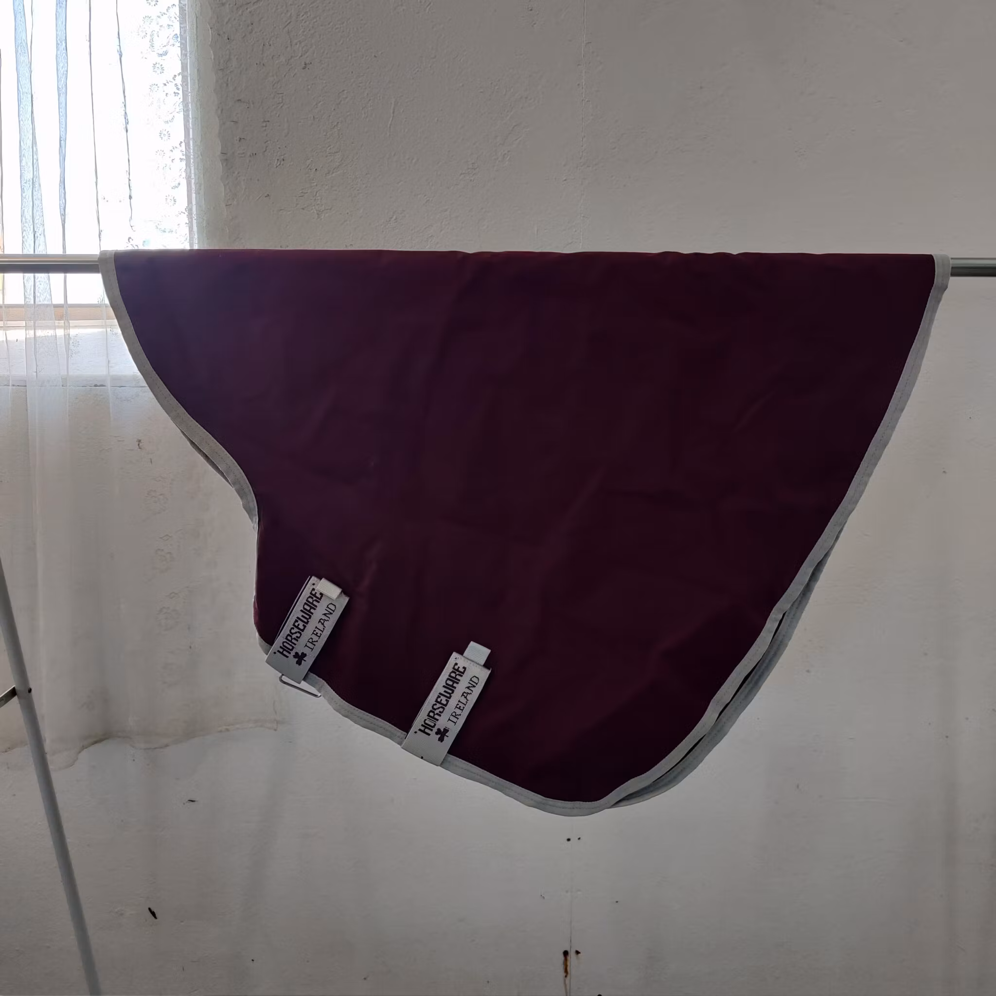 Vinrött vintertäcke med löstagbar hals 115 cm 200 g Amigo Hero Ripstop