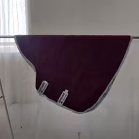 Vinrött vintertäcke med löstagbar hals 115 cm 200 g Amigo Hero Ripstop