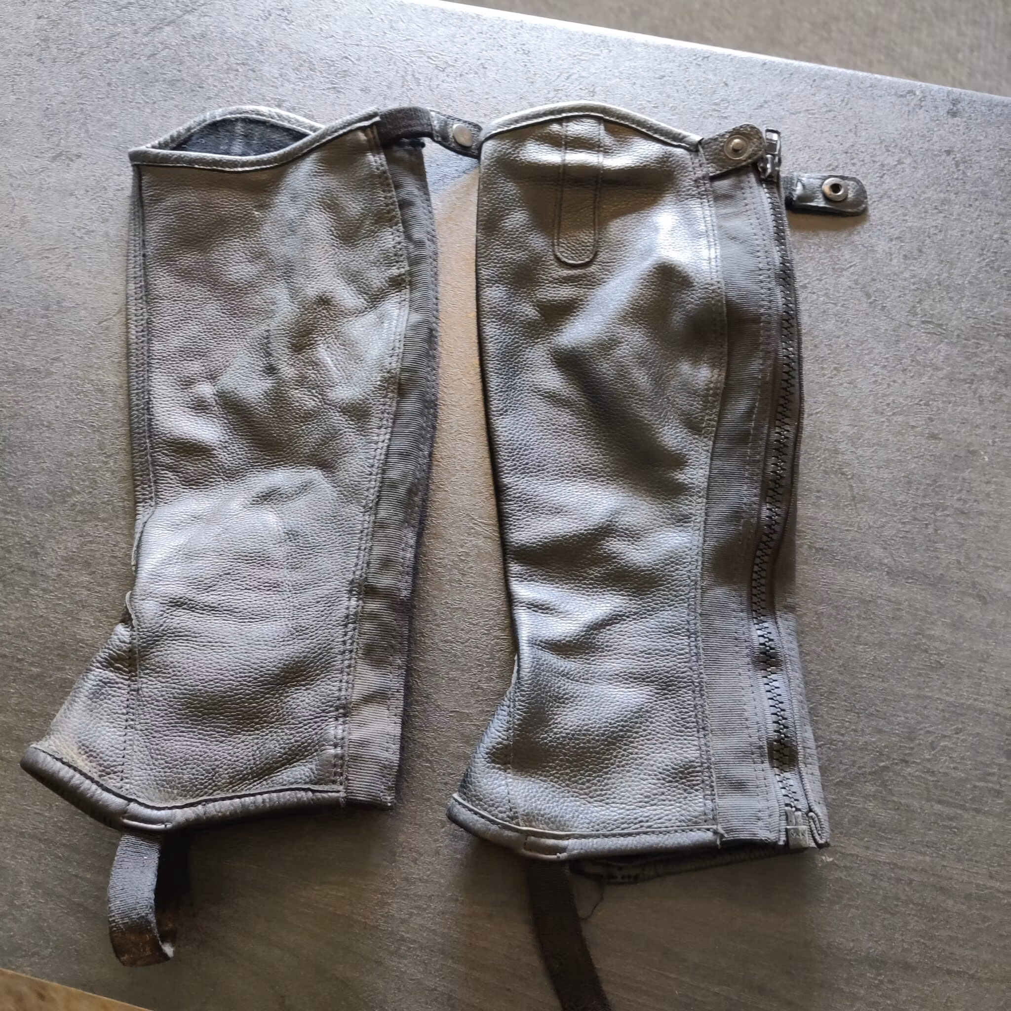 Svarta shortchaps MEDIUM
