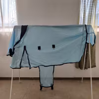 Ljusblått flugtäcke med fast hals 115 cm Fairfield