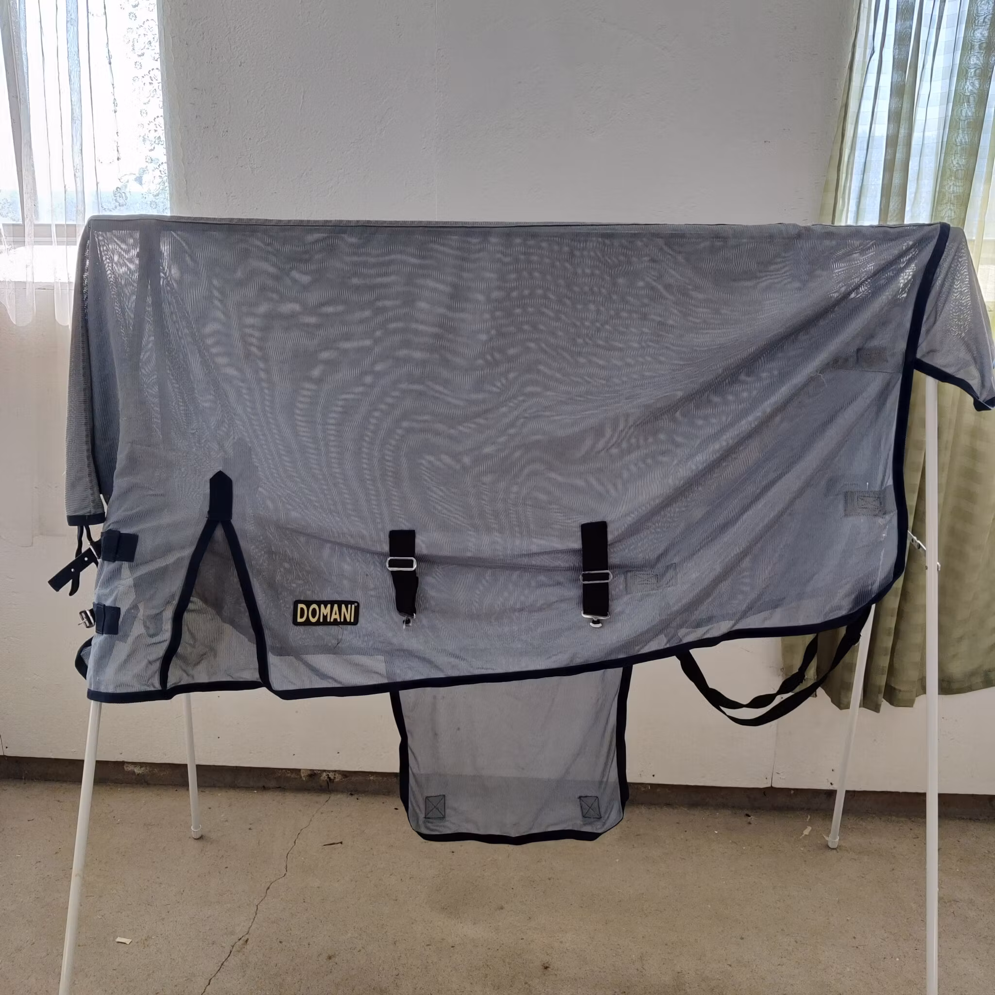 Blått flugtäcke med fast hals 115 cm Domani