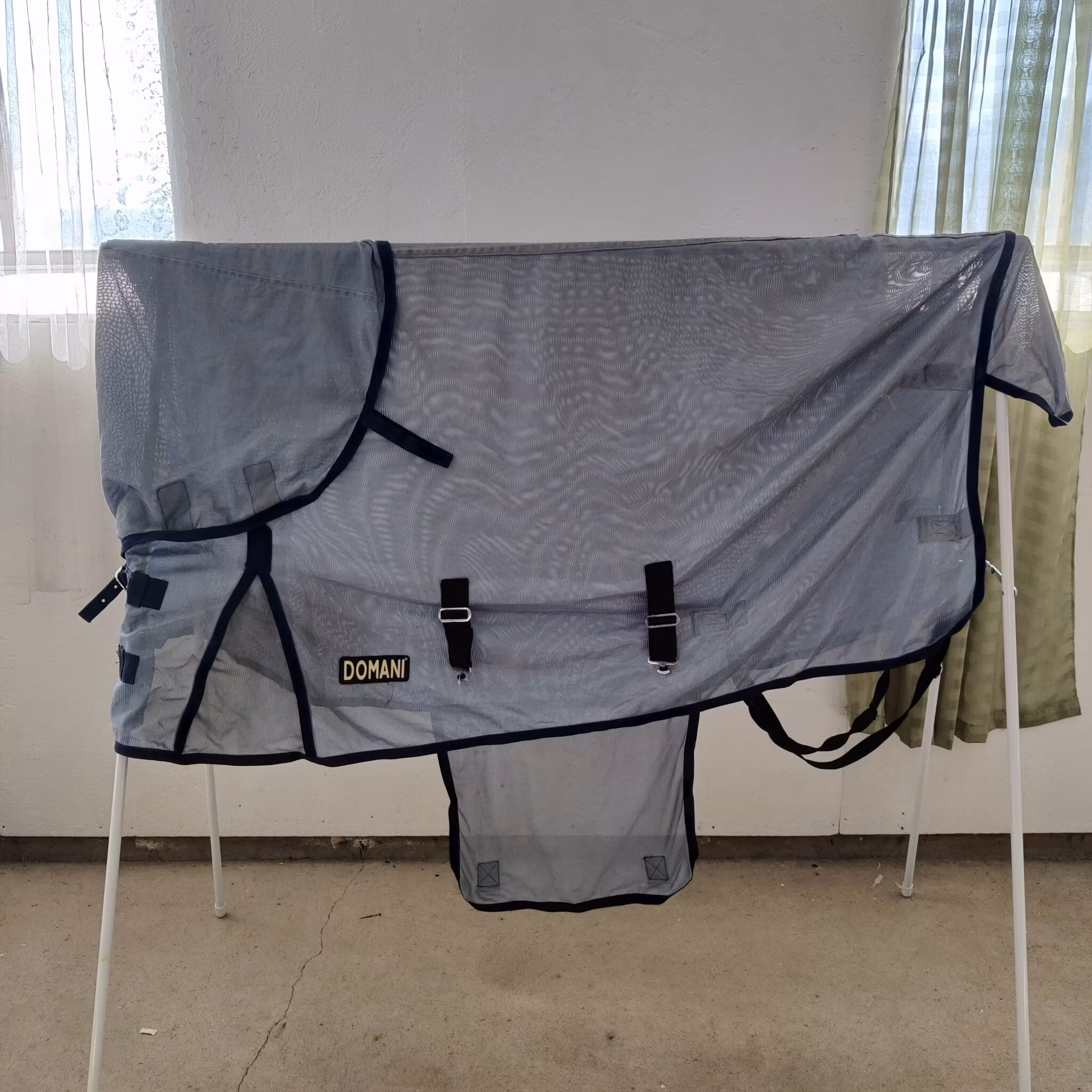 Blått flugtäcke med fast hals 115 cm Domani