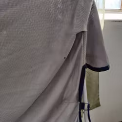 Grått flugtäcke med fast hals 135 cm Bucas Buzz Off