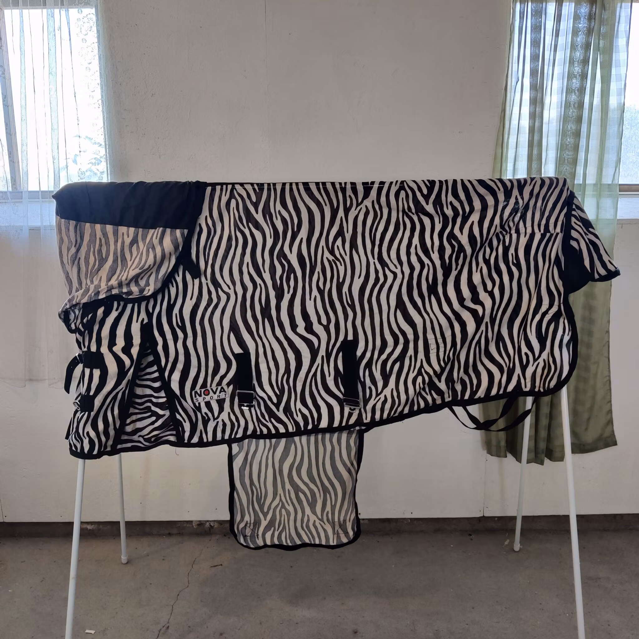 Zebraflugtäcke med fast hals 125 cm Nova Sport